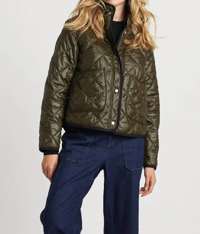 Shelby Short Hooded Quilted Jacket In Army Green