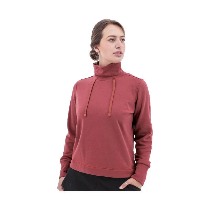 Aventura Women's Dog Walker Fleece Pullover - Earth Red - ONLINE STORE CREDIT/EXCHANGE ONLY